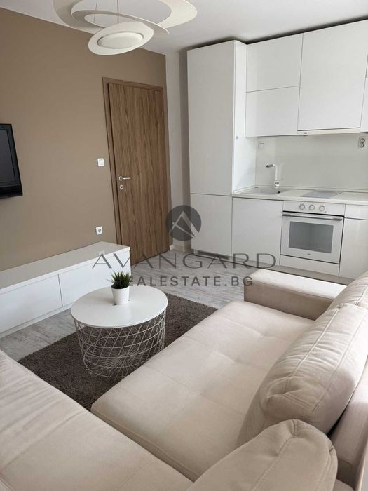 Продава се Тристаен апартамент в Пловдив, Кючук Париж - 96 кв.м за 2146 €/кв.м - Снимка #2