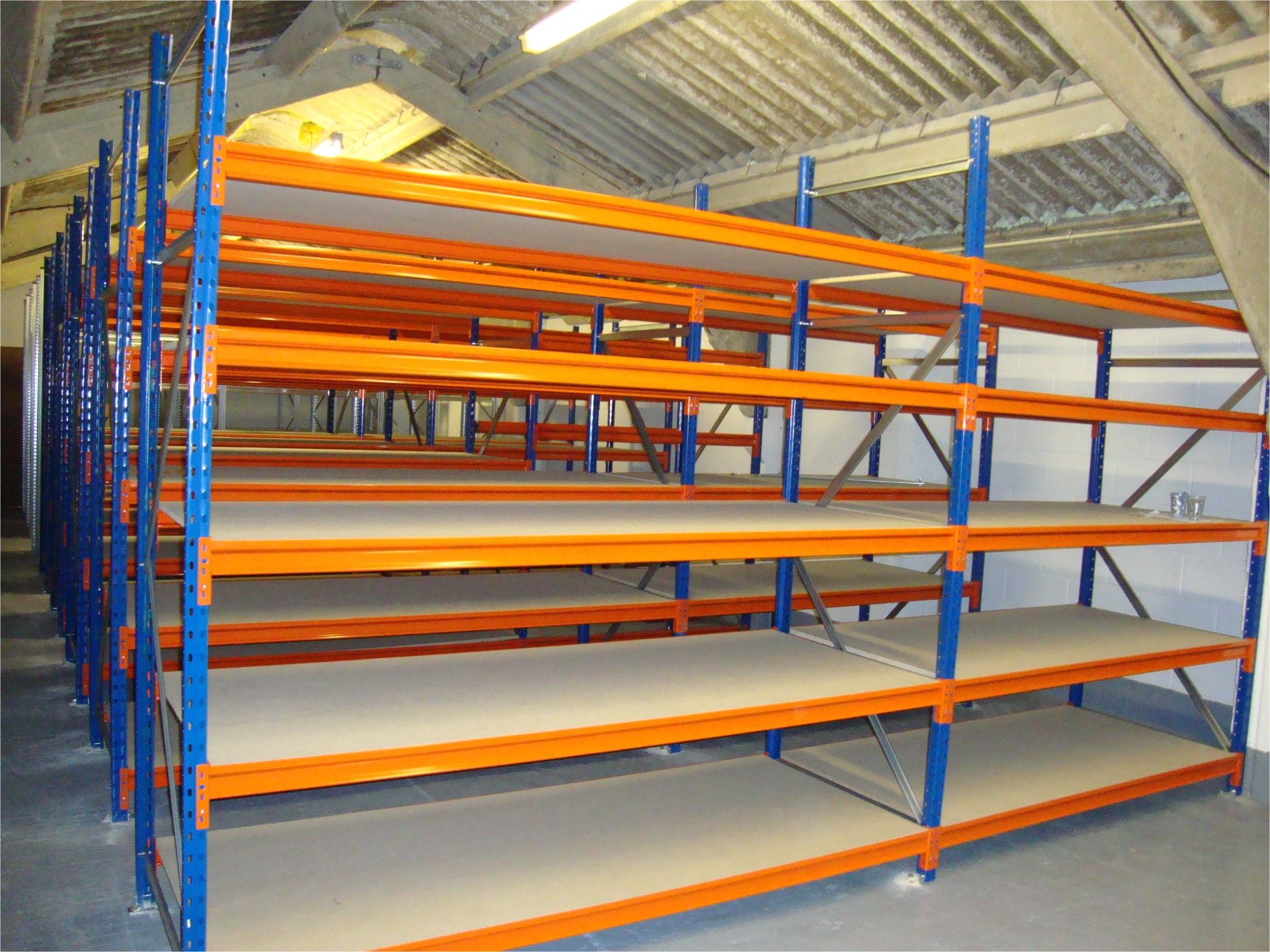 Rafturi metalice profesionale