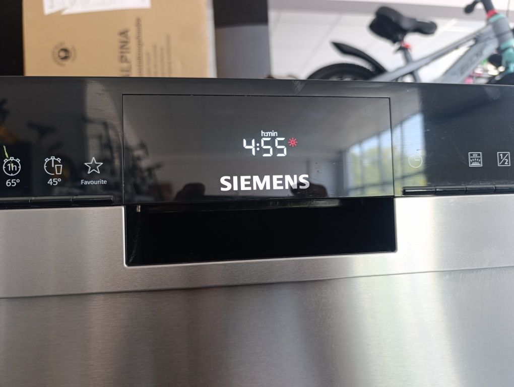 Съдомиялна Siemens iQ300 за полу вграждане 2023г