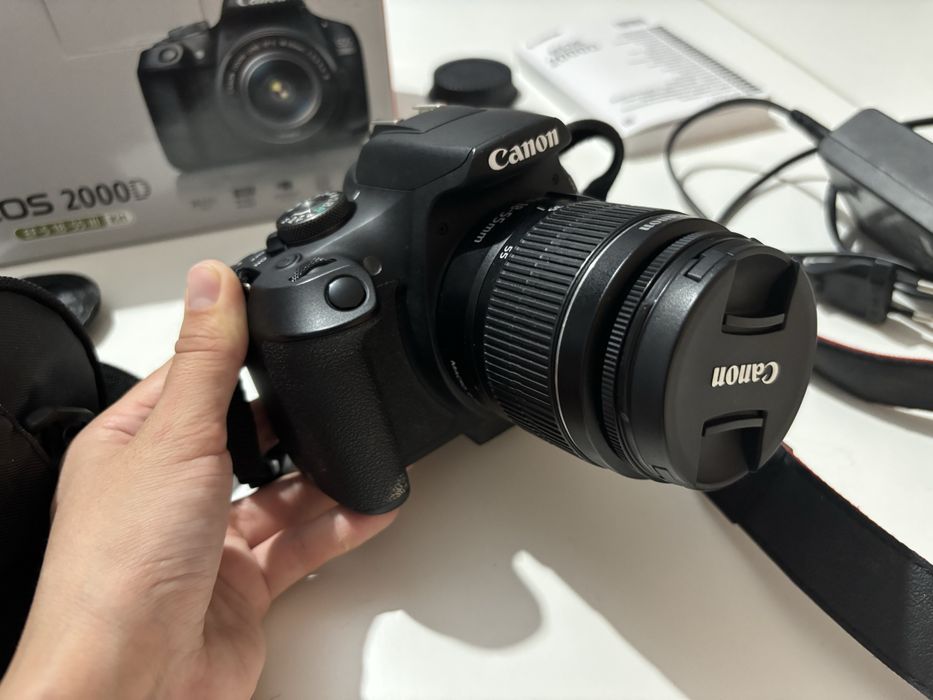 продам фотоаппарат canon eos 2000d EF-S 18-55 ||| Kit
