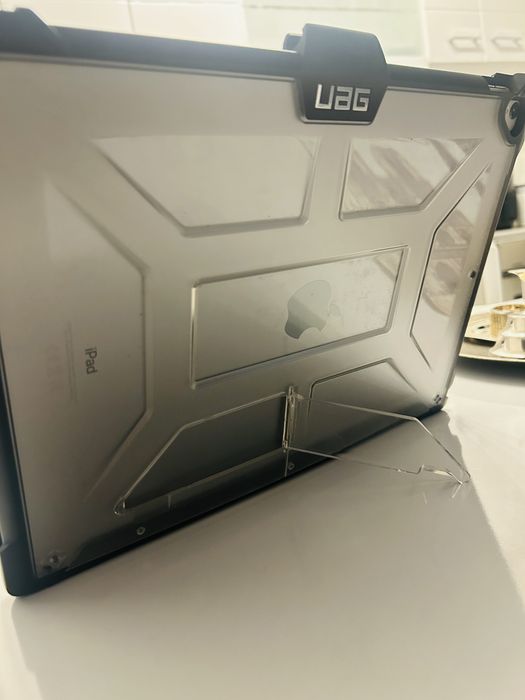 Tableta ipad Apple, 12,9 inchi, model deosebit