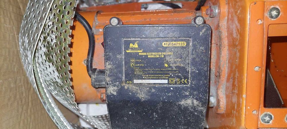 Moara Electrica cu Ciocanele EPTO Evotools 647123 1100W 180 kg/h
