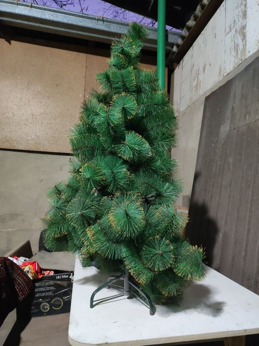 Искусственная новогодняя ёлочка