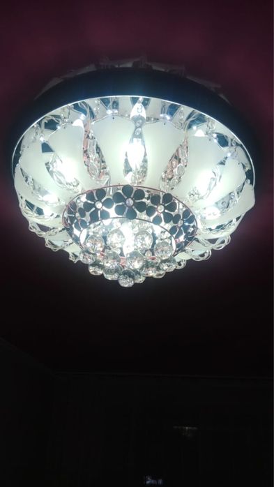 Продам люстры срочно 3 вида