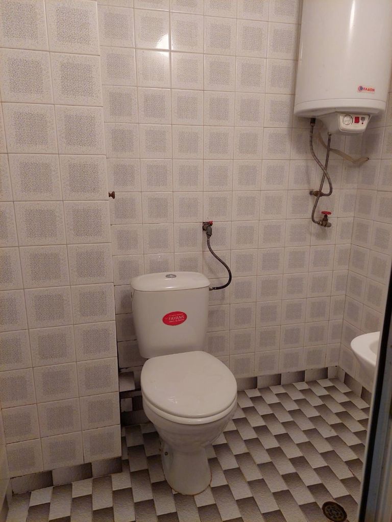 Дава се под наем Двустаен апартамент в Бургас, Лазур - 70 кв.м за 129900 € - Снимка #2