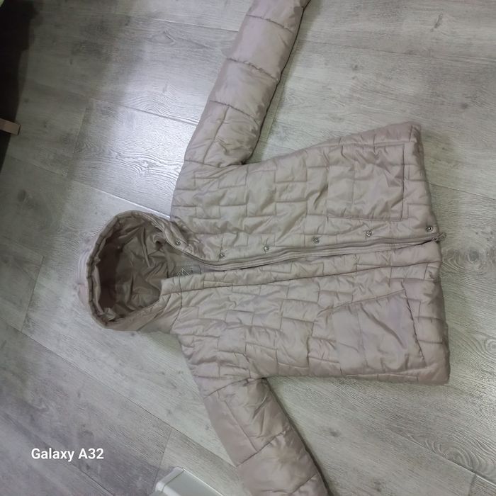 Куртка в отличном состоянии, подходит  на  размер xs,s