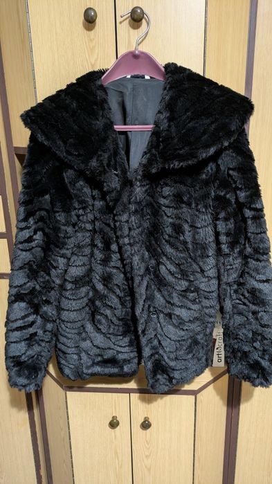 Пухкаво Палто от изкуствен косъм