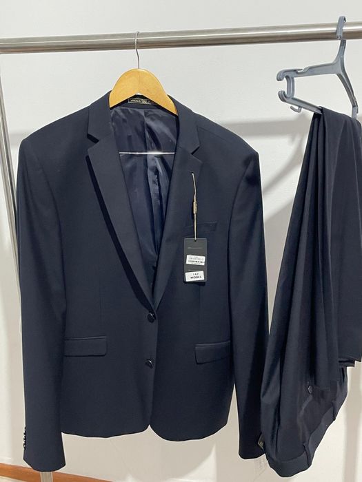 Продам костюм  новый