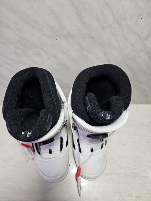 Boots 102 buti placa snowboard  Vans Boa  mărimea  36 (22,5   cm) .