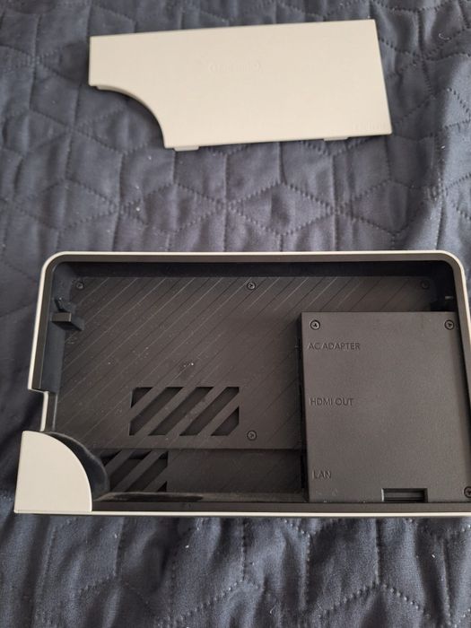 Vând Nintendo Switch OLED