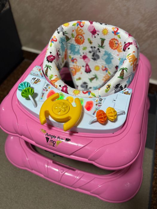 Проходилка за момиче Moni