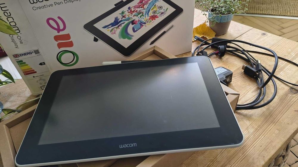 Графичен таблет Wacom One 13 pen display, 13.3", Черен