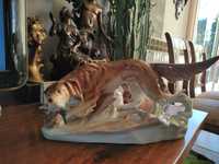 Винтидж Royal Dux Глазирана фигурка Ловно куче - Чехословакия