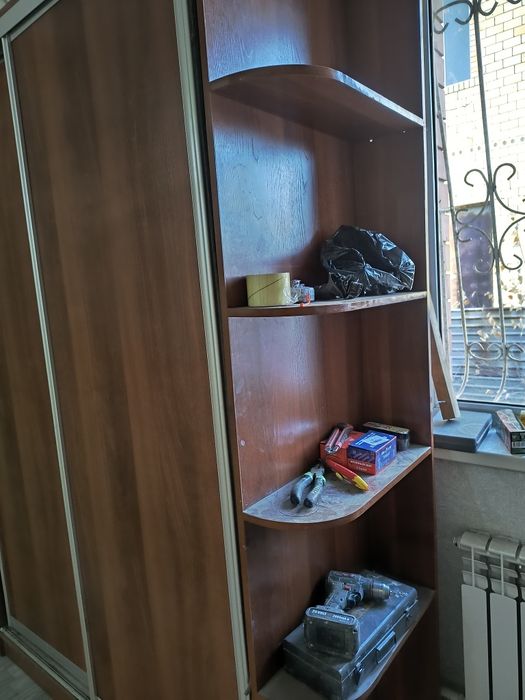 Продам шкаф в прихожую