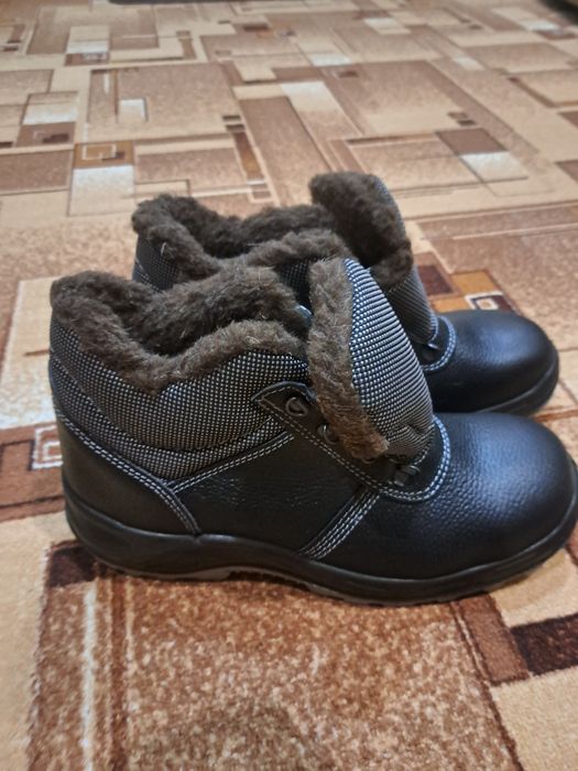 Продам спецобувь