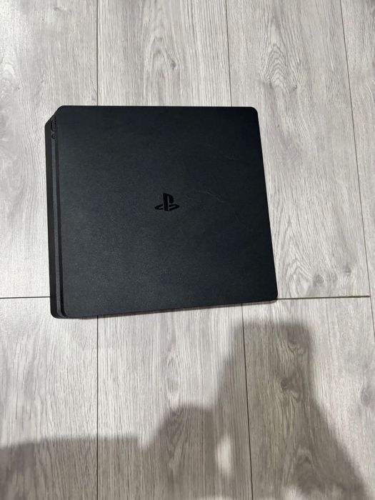 Vand ps4 500gb aproape nou