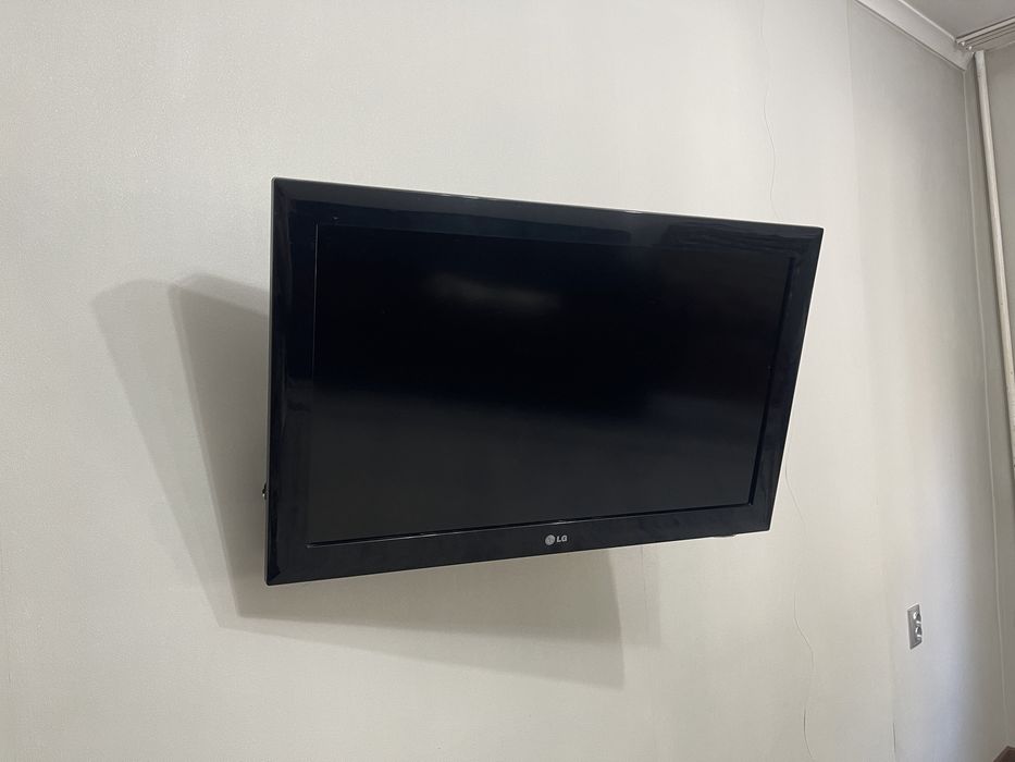 Продам телевизор LG
