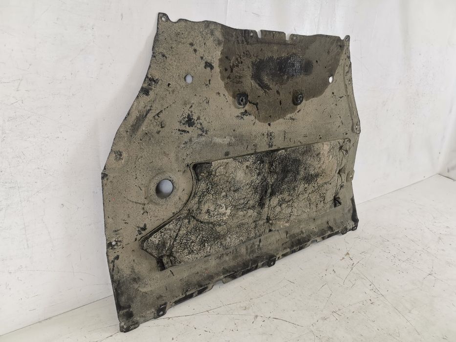 Ауди Q7 / Audi Q7 Пластмасов двигателен картер, оригинален, в добро съ