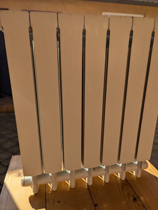 Centrala termica pe gaz și calorifere cu elmentii din aluminiu