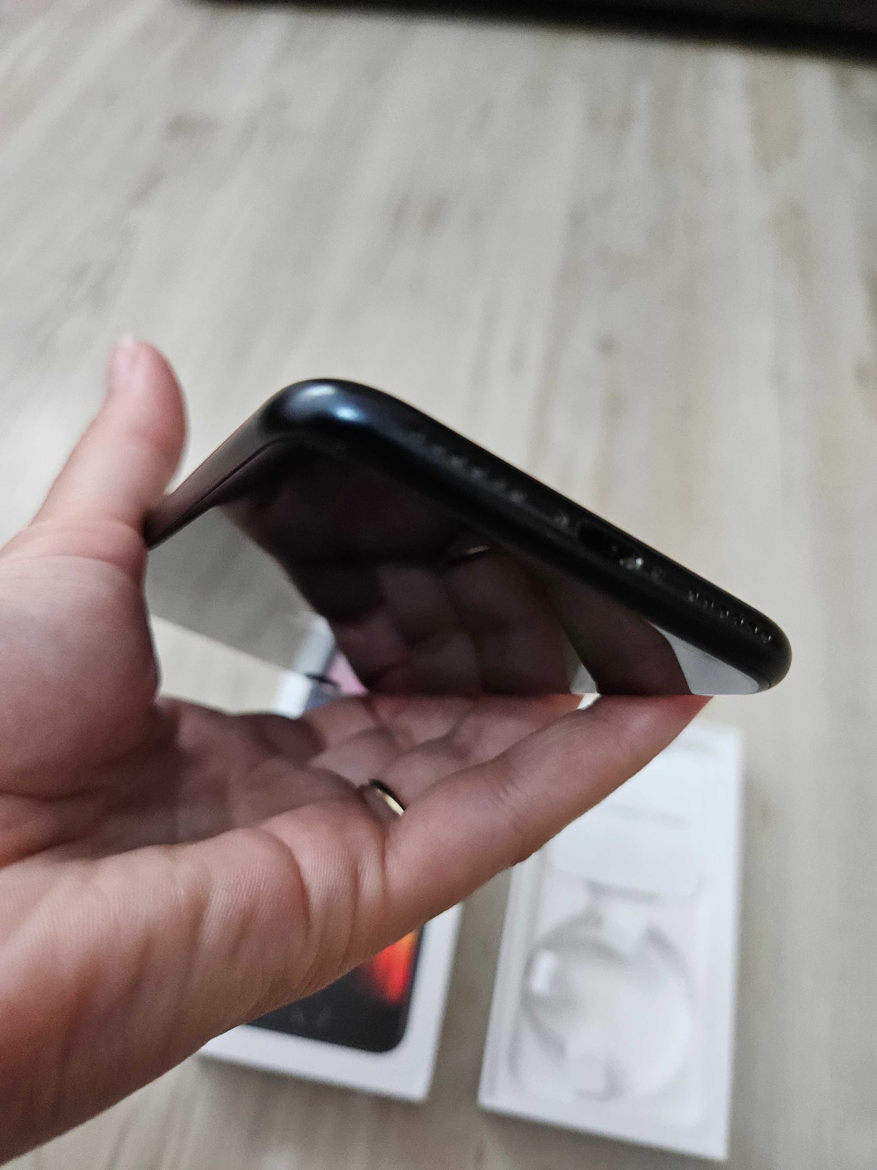 Iphone SE 2022 64GB Перфектен!!!