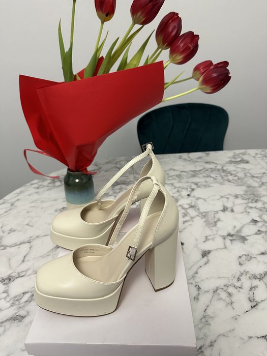 Pantofi Mohito cu platforma nr 37