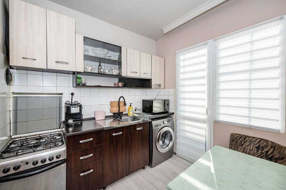 Тристаен апартамент в Коматево