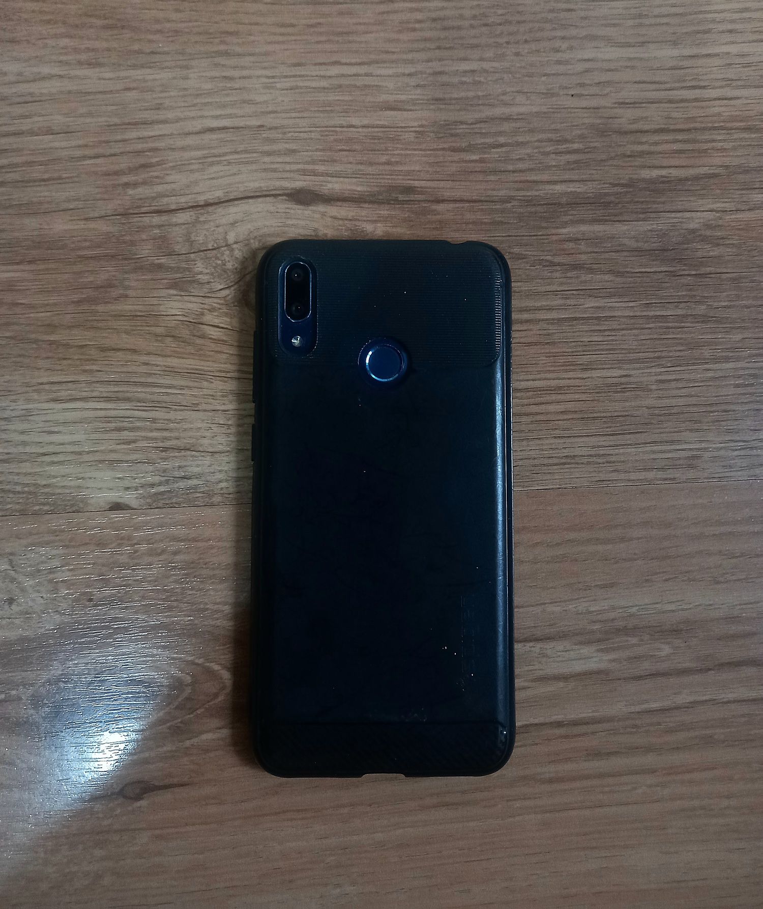 Телефон Huawei Y7