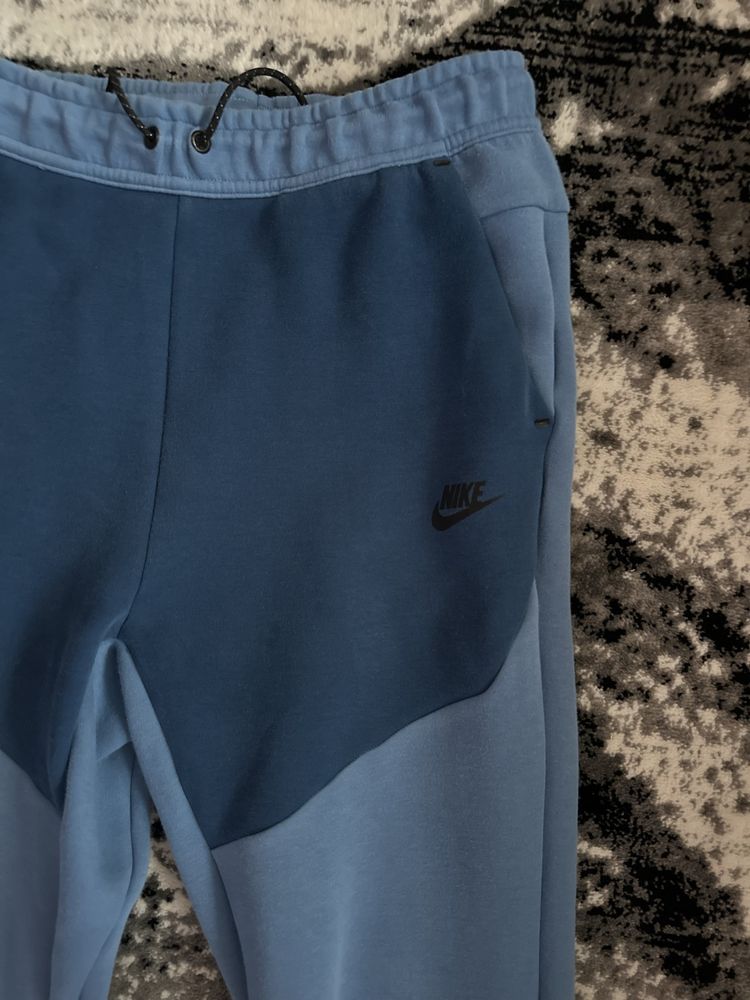 Trening nike tech fleece