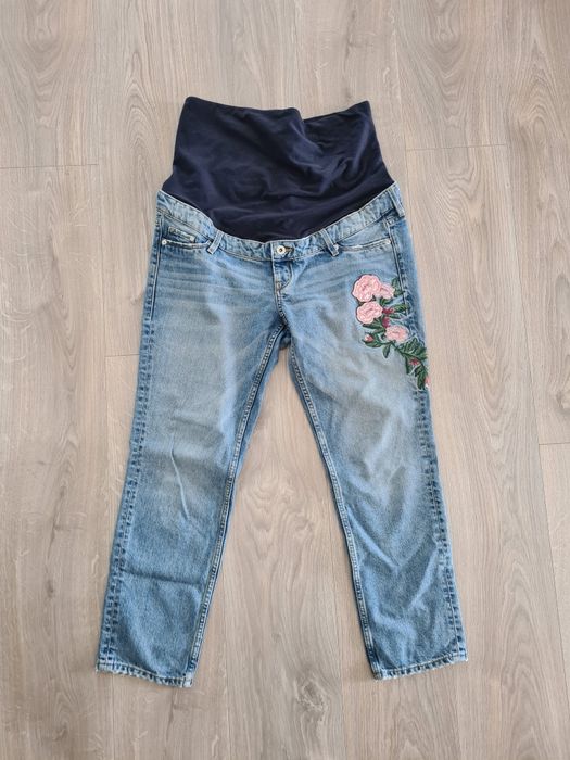 Blugi pentru femei însărcinate