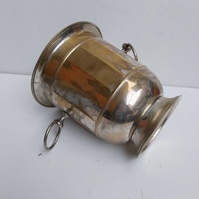 НАЙ ДОБРАТА ОФЕРТА Стара шампаниера ,купа за лед