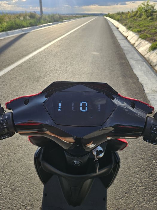 Vând scuter electric RDB STORM ROSU cumparat de nou!
