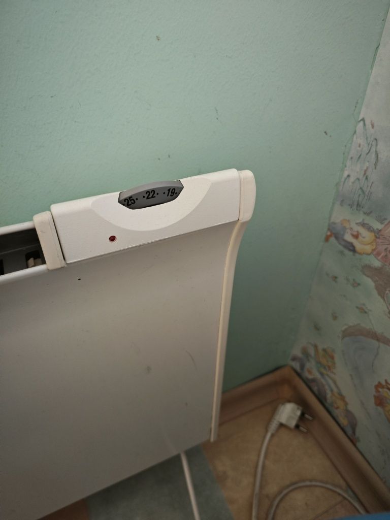Продавам радиатор -конвектор ADAX -2000 w