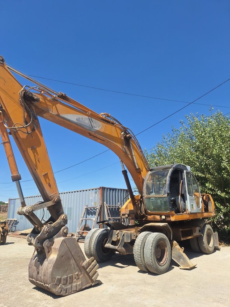 SAMSUNG 202 Ekskavator tayyor yuradi