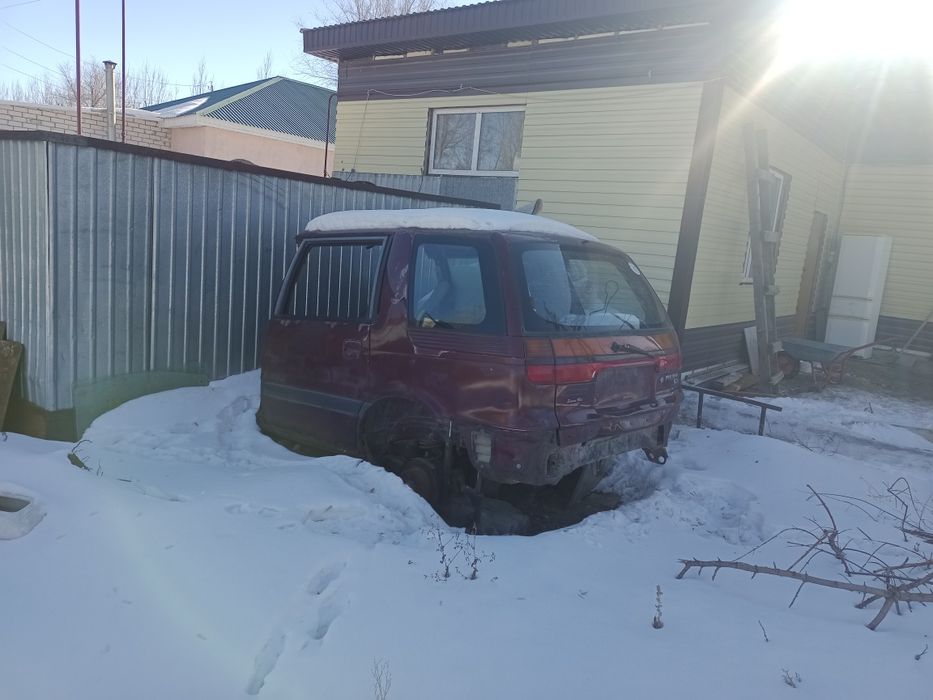 Задний часть кузова Mitsubishi