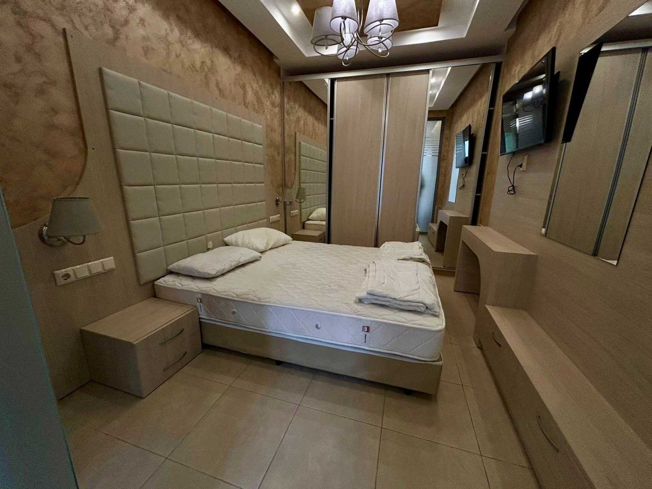 Продава се Тристаен апартамент в к.к. Слънчев бряг - 86 кв.м за 1547 €/кв.м - Снимка #3
