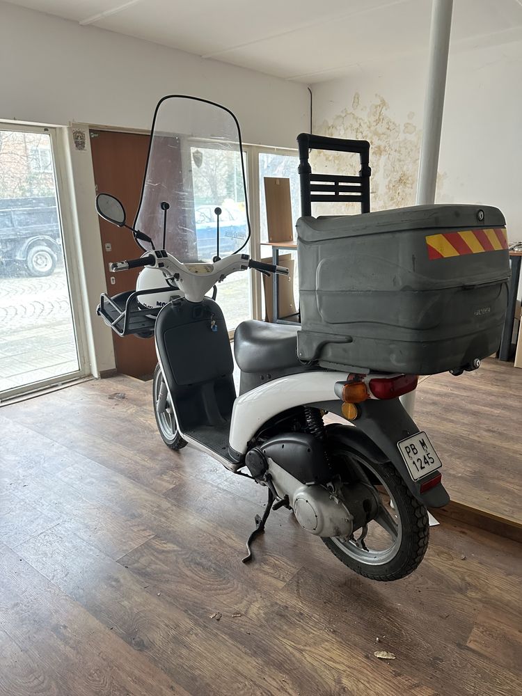 Скутер Piaggio Free от 50 на 70кубика М категория