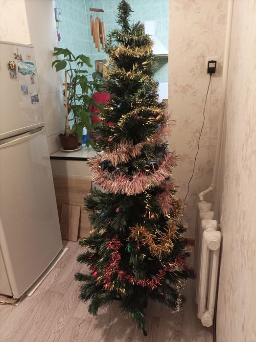 Ёлка новогодняя с подсветкой