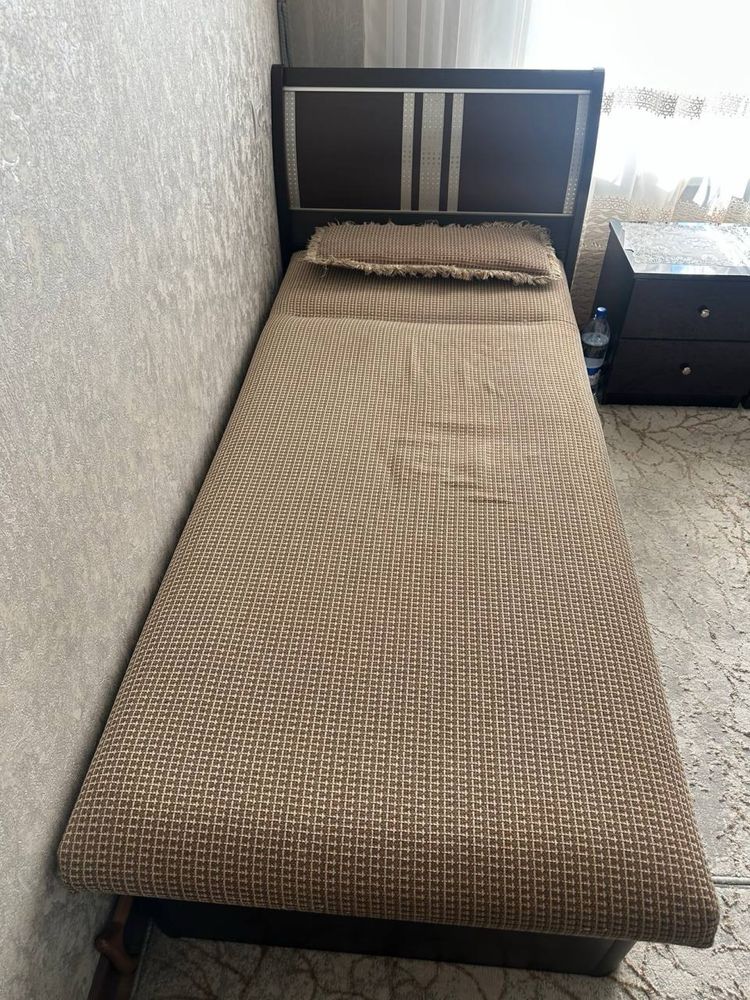 Продаются кровати с тумбами