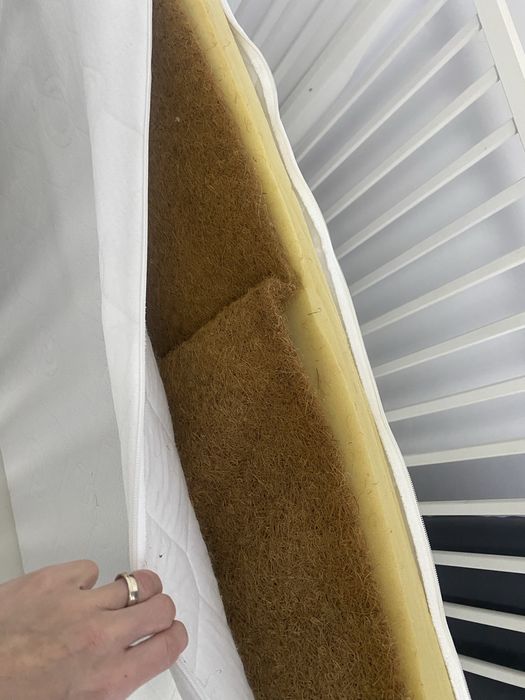 Patut bebelus din lemn masiv