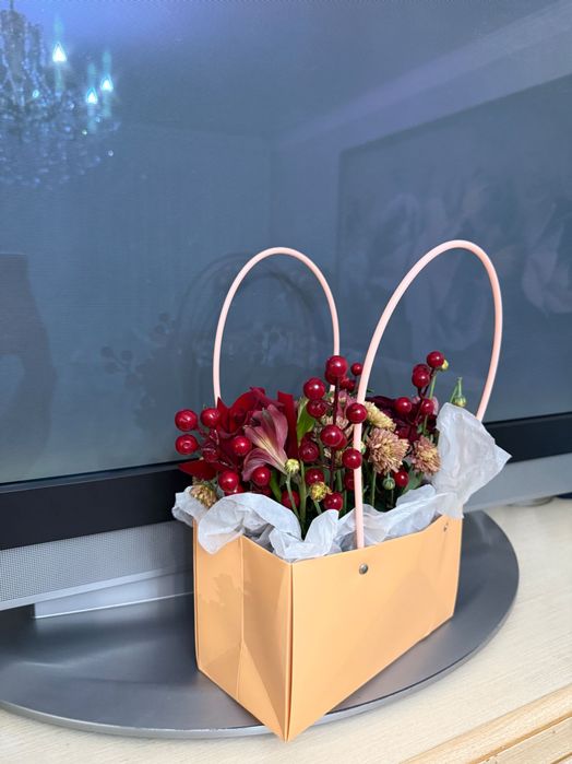 Свежие цветы, срезанные сегодня в обед.   Цена ниже магазинной.