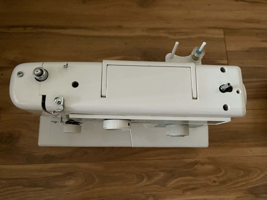 Продавам шевна машина Лучник електрическа!