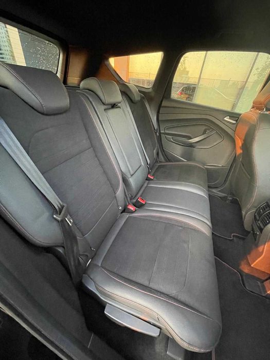 Ford Kuga 4x4 ST LINE 2.0 TDCI 180 CP Impecabila decembrie 2019 FULL