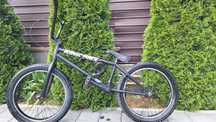 Kink Curb este un BMX performant