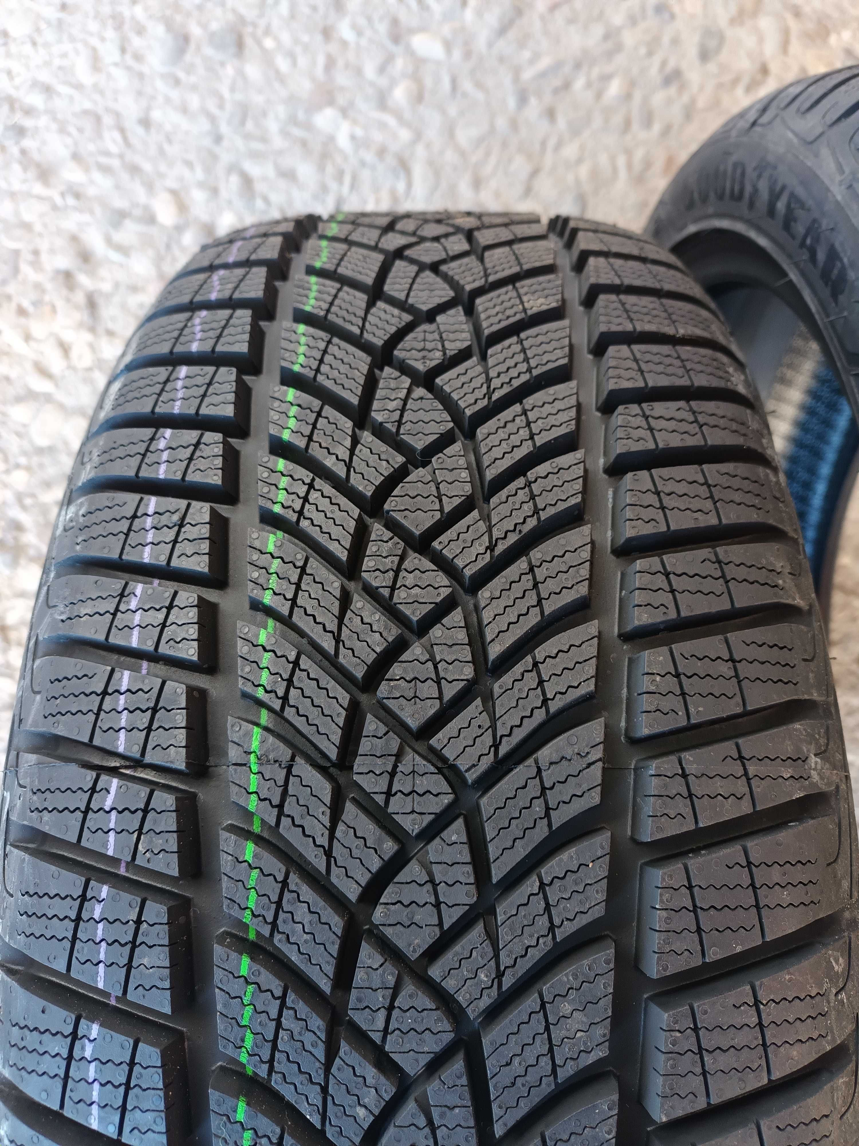 2 Нови зимни гуми 225/45 R18 Goodyear UltraGrip Perf+ 95V M+S Germany