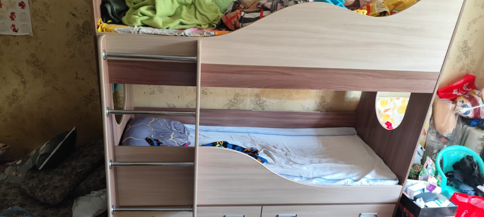 Продам кровать двухъярусную