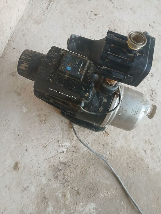 Suv nasosi baland binolarga suv yetkazib beruvchi