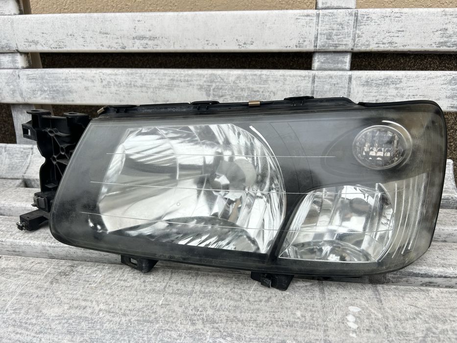 Far fata stanga Subaru Forester Sg 2005-2005