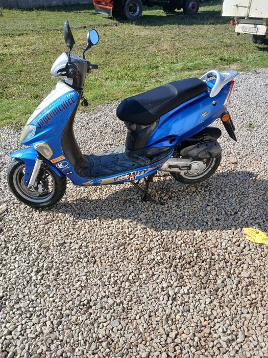 Vând scuter kimco 80cc cu acte