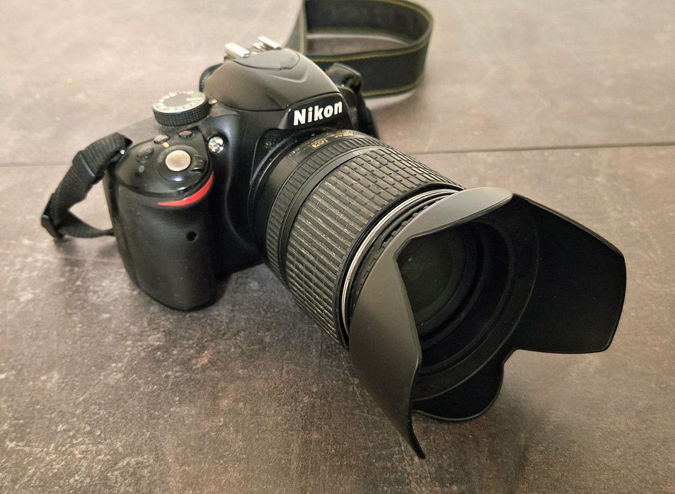 Продается фотоаппарат Nikon D3200 с двумя объективами