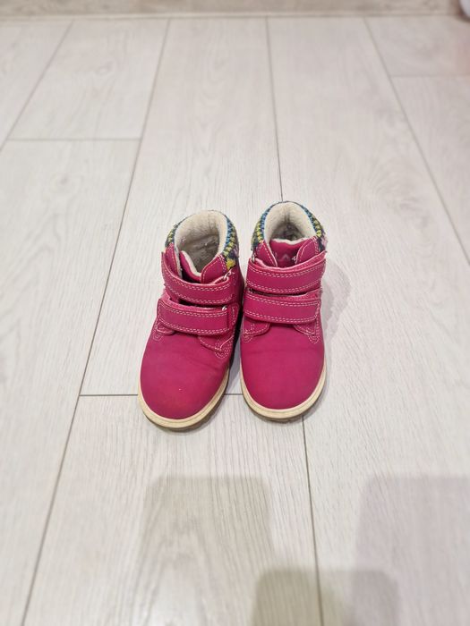 Ghete fetite marimea 24